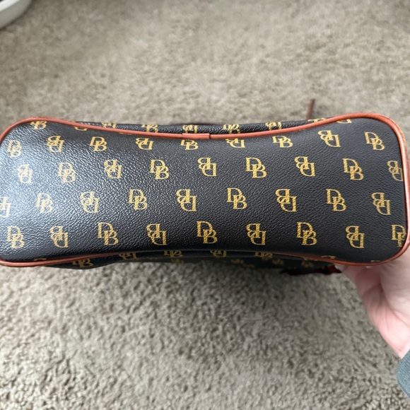 Dooney & Bourke Gretta Adjustable Crossbody Leather top zipper closure - Picture 12 of 12